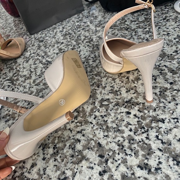 Point toe heels - Picture 4 of 5